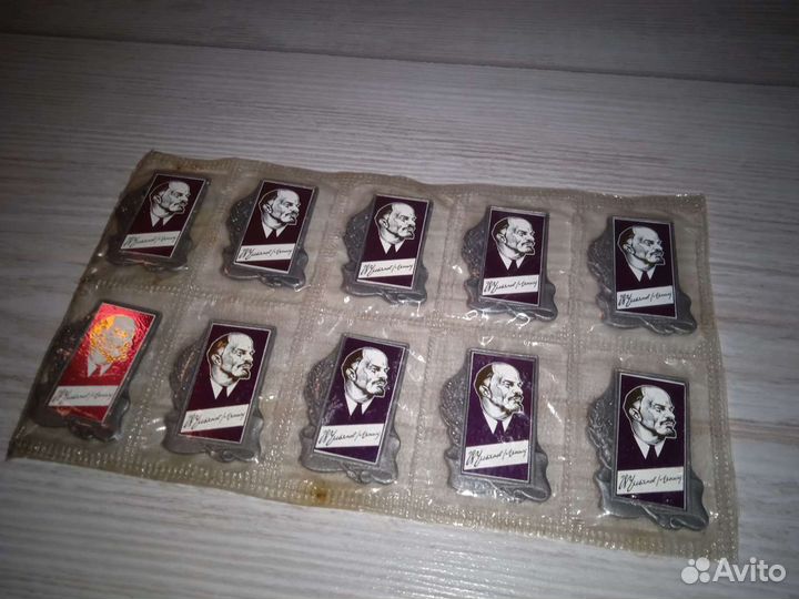 Ленин значки