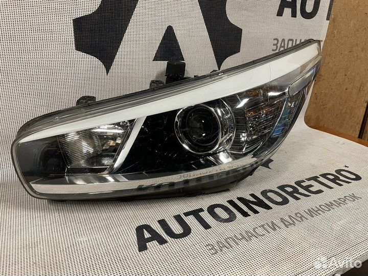 Фара левая Kia Ceed 92101A2040