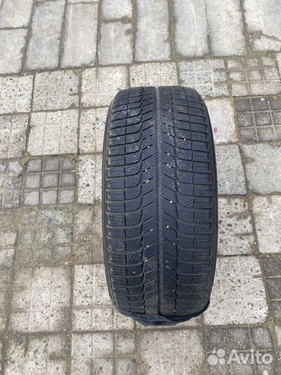 Michelin X-Ice XI3 235/50 R18