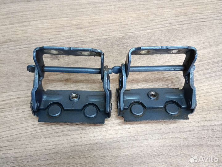 Петля крышки багажника ford focus 1