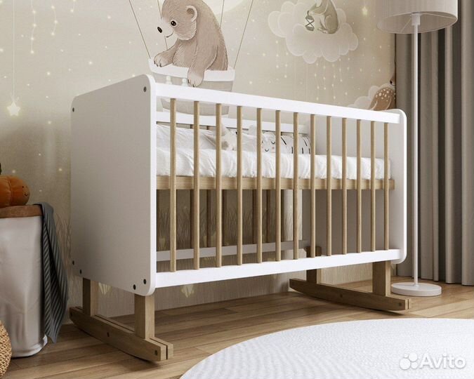 Кроватка для новорожденных с качалкой и матрасом