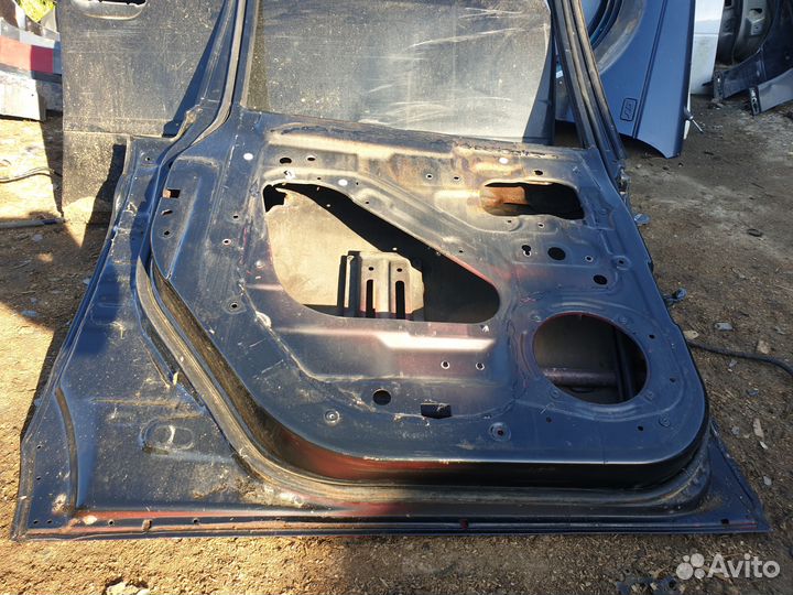 Дверь задняя левая ssangyong actyon sport 1 черная