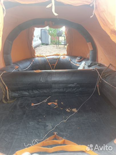 Спасательный плот