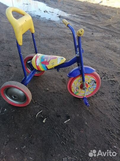 Трехколесный велосипед