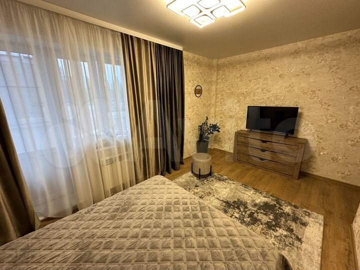 2-к. квартира, 57 м², 7/18 эт.