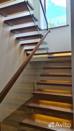 Умная подсветка лестницы