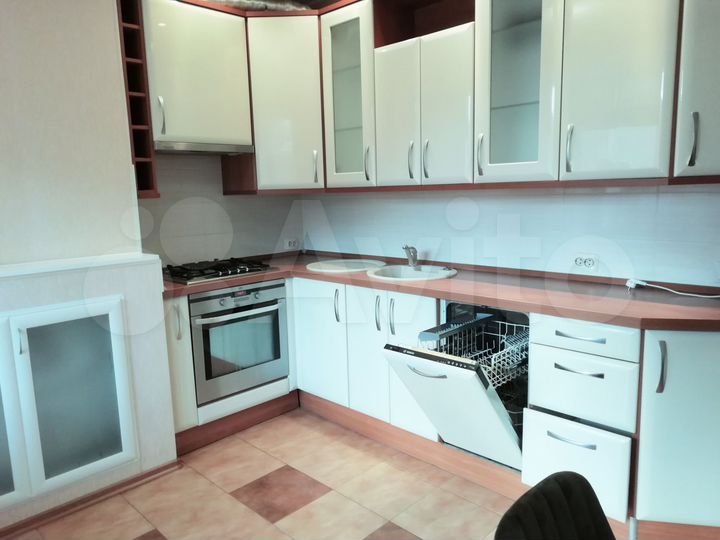 2-к. квартира, 65 м², 4/9 эт.