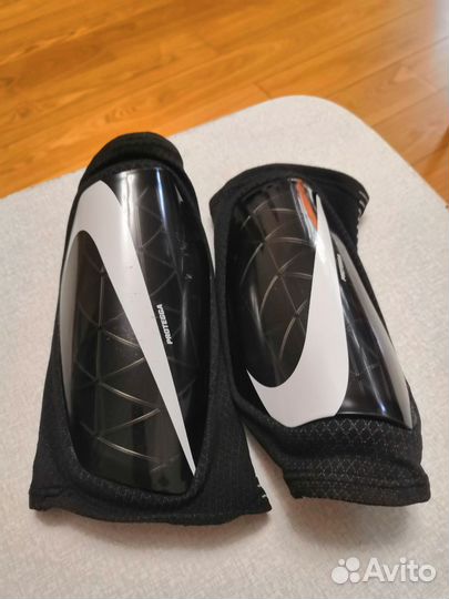 Щитки футбольные детские nike