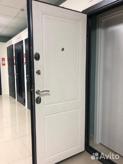 Дверь входная квартирная новая со склада