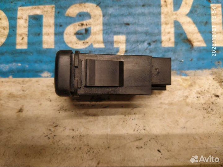 Кнопка обогрева заднего стекла Mazda 323 BA 94-98