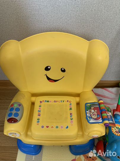 Развивающие игрушки,музыкальный штульчик