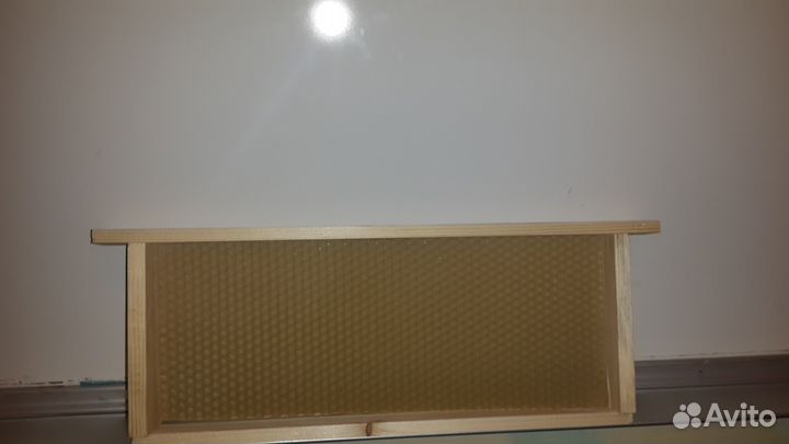 Ульи и ловушки для пчел