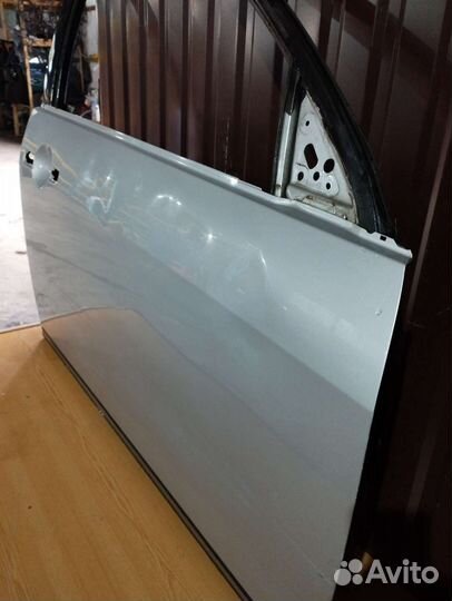 Дверь передняя правая nissan тиана j31