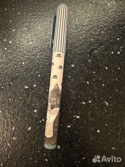 Ручка с картинкой серого кота, и с упаковкой