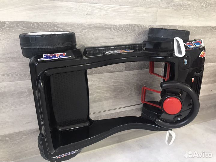 Детский автомобиль