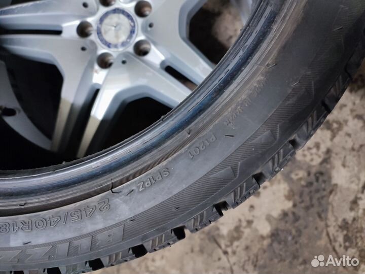 Bridgestone Blizzak Spike-02 245/40 R18 97T