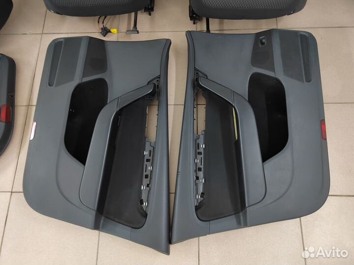 Сиденья + дверные карты VW Passat B7 sedan