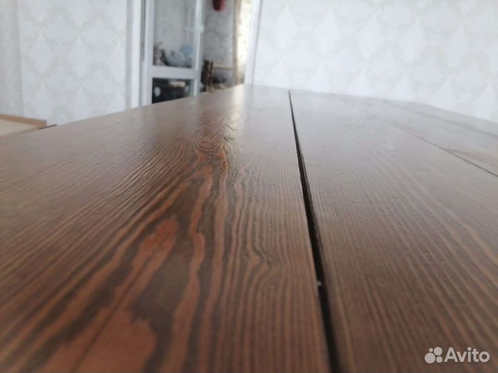 Стол обеденный деревянный