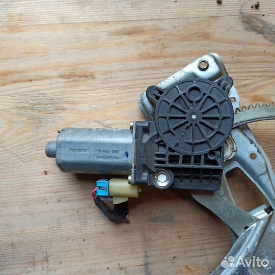 Стеклоподъёмник с моторчиком Mercedes W163