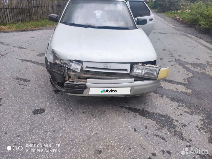 ВАЗ 2110 1.5 МТ, 2004, битый, 200 000 км