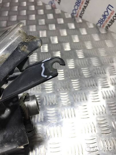 Фара правая Toyota Avensis 2 T250