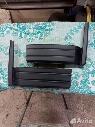 Заглушки в бампер Тойота Вокси 14г