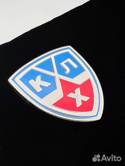 Коллекция значков кхл 2011/2012. Хоккейные значки