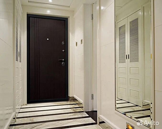 Входная дверь новая в Москве