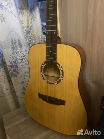 Акустическая гитара