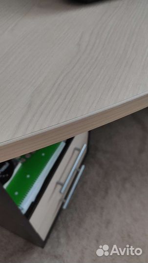 Стол угловой бежевый/вэнге