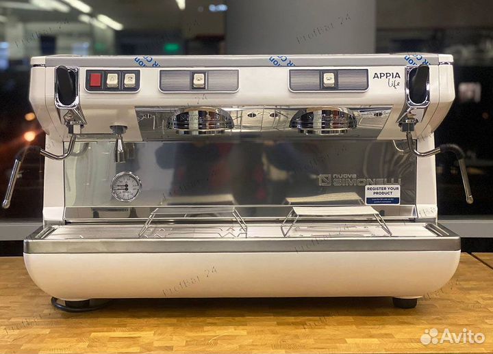 Кофемашина Nuova Simonelli белая (2 GRS)