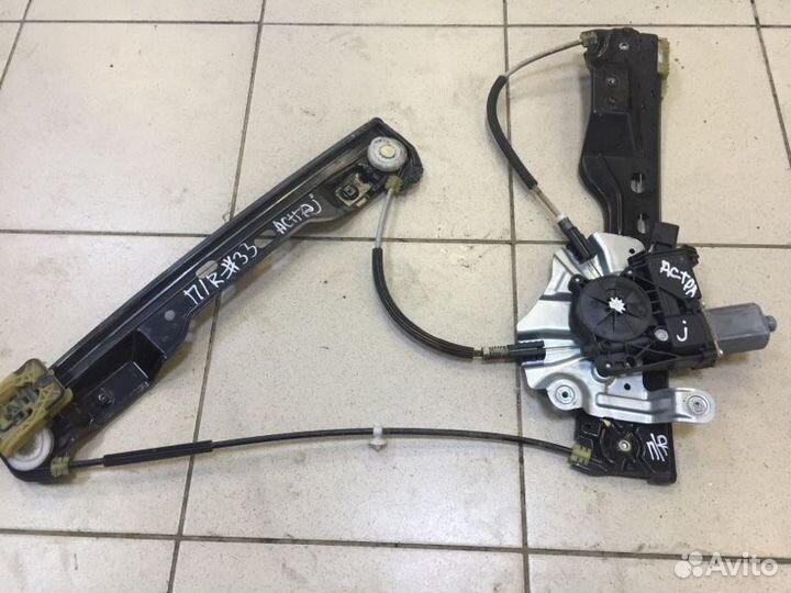 Стеклоподъемник передний правый Opel Astra J