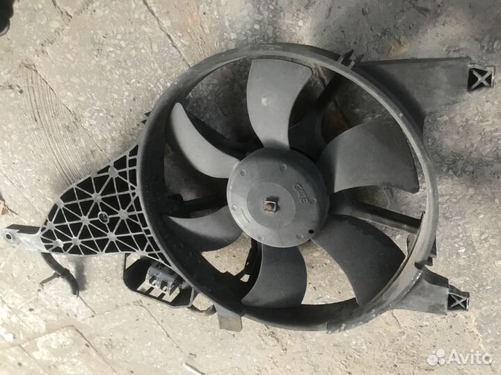 Вентилятор радиатора Nissan Navara D40 2005-2010