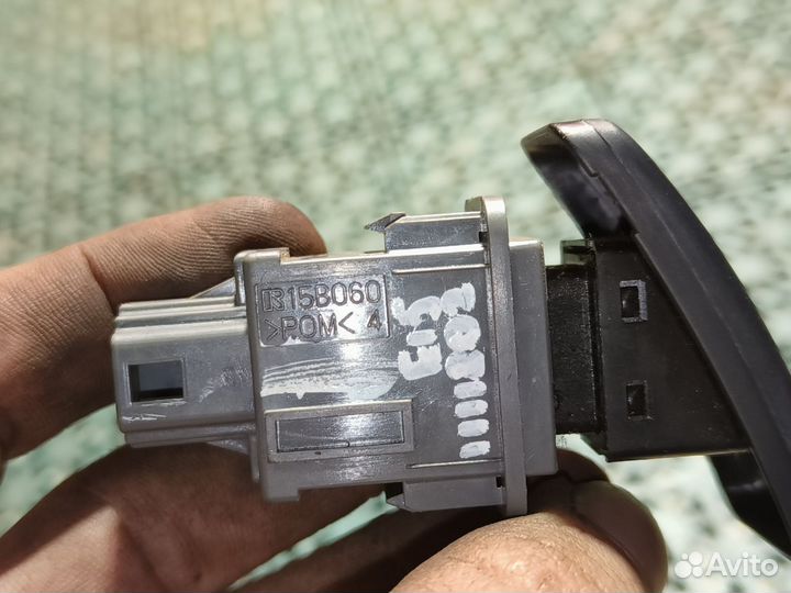 Кнопка aваpийки Тoyоta Cоrоlla 150