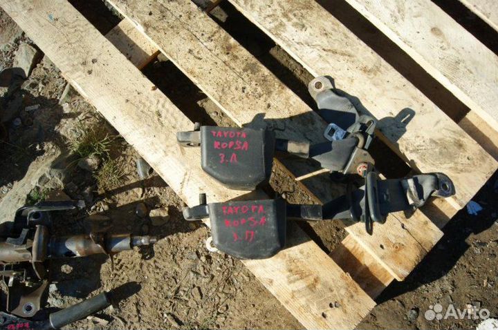 Комплект задних ремней безопасности Toyota Corsa