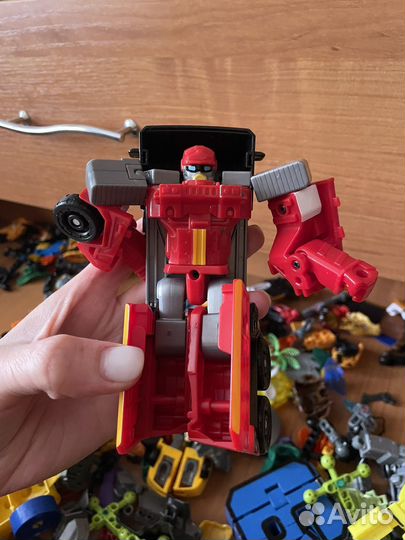 Роботы тоботы разные