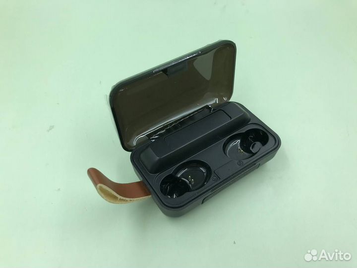 23832 Стереонаушники с зарядным футляром