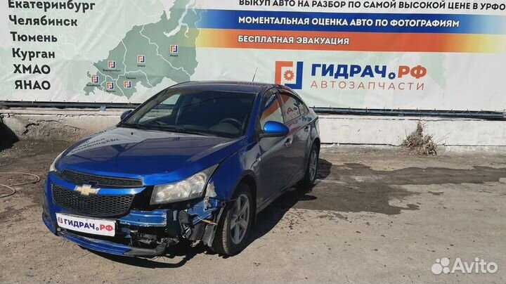 Корпус блока предохранителей Chevrolet Cruze (J300