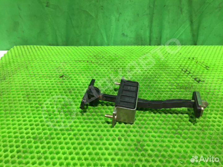 Ограничитель двери Mercedes-Benz E W211