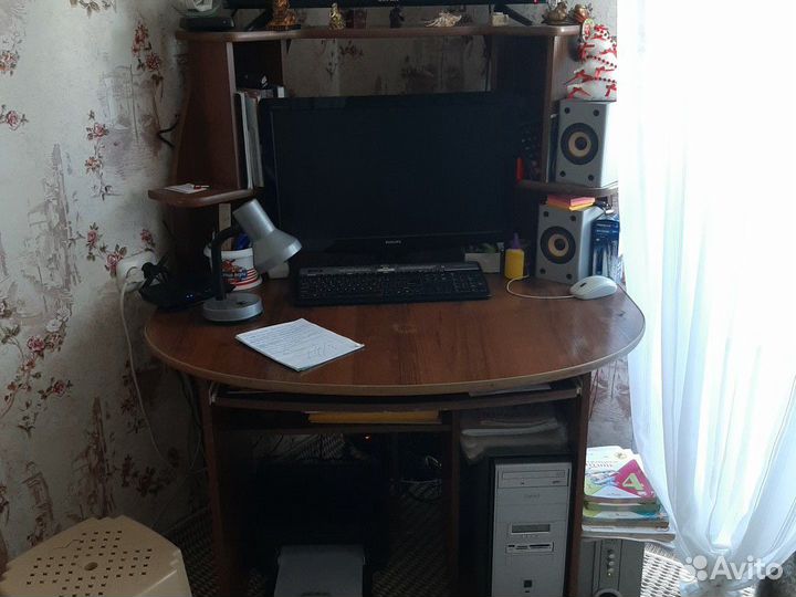 Компьютерный стол