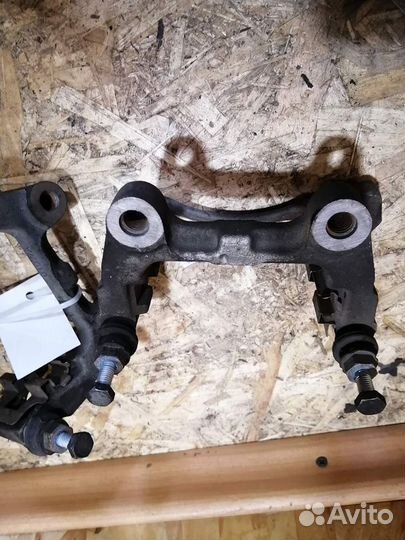 Скоба Заднего Суппорта Пассат Б6 Б7 Тигуан