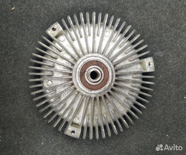 Помпа, водяной насос на мерседес