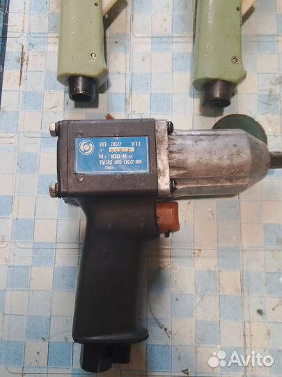 Гайковерт пневматический