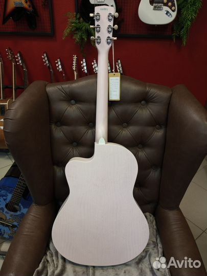 Электроакустическая гитара Cort уменьшенная