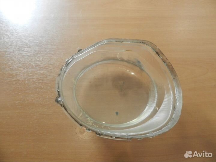 Стекло фары Nissan Juke переднее левое