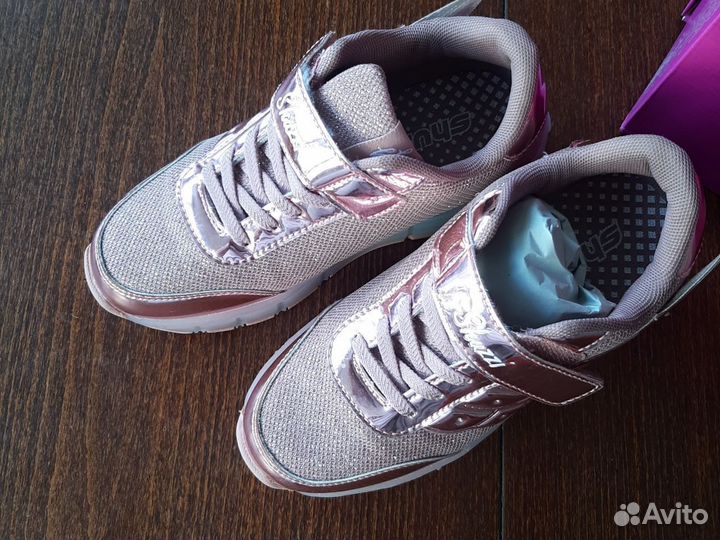 Роликовые кроссовки 32 светятся