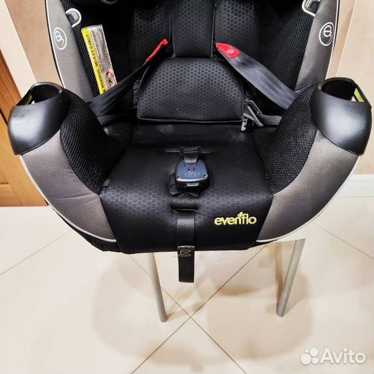 Детское автокресло с изофикс evenflo