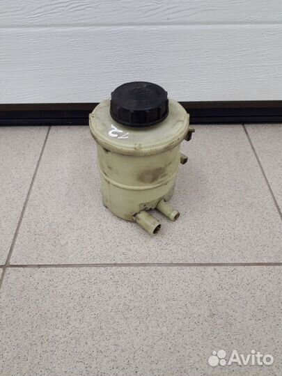 Бачек гура Рено Логан Сандеро