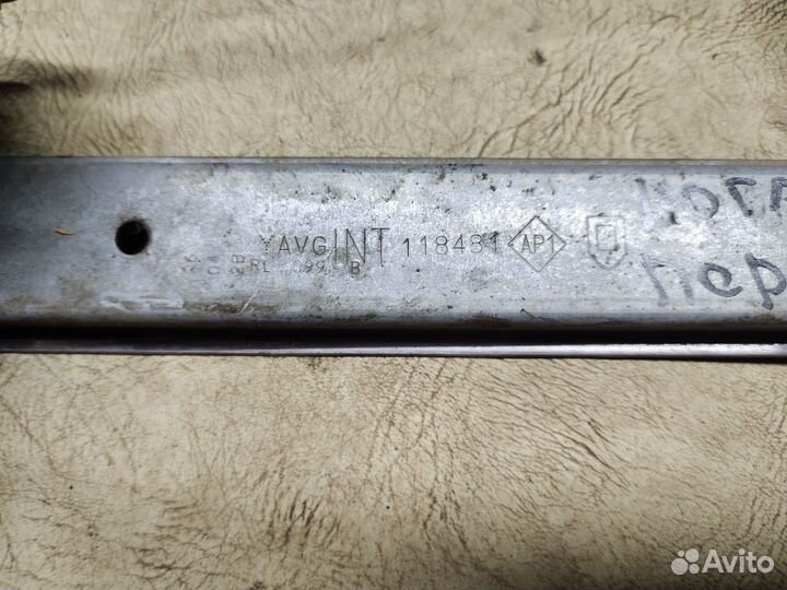 Стеклоподъемник передний Renault Logan