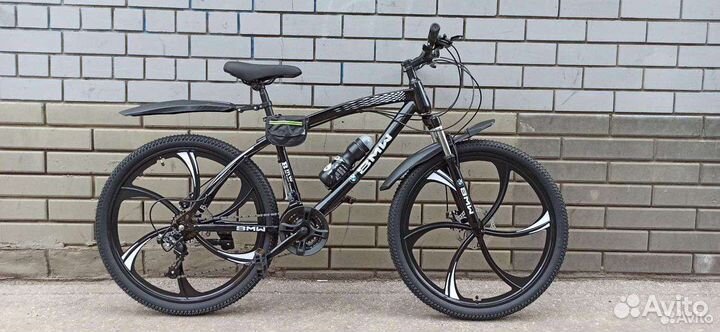Велосипед на литых дисках Bmw
